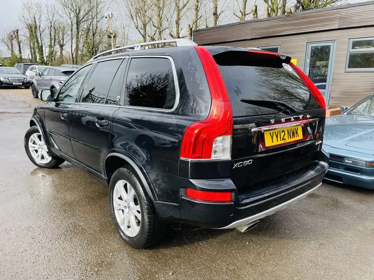 Used Volvo XC90 Executive 200 HP (147 kW) 2012 Black SUV