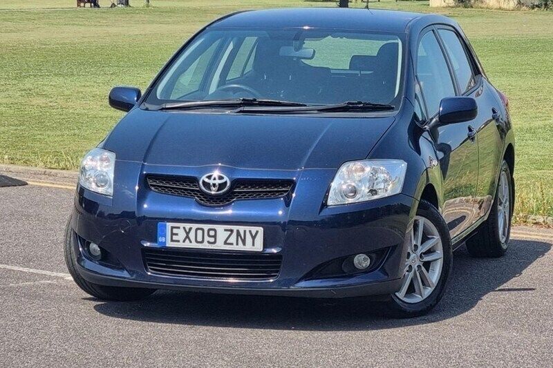 Used 2009 Toyota Auris | £2,499 (Good price) - Image 1/1