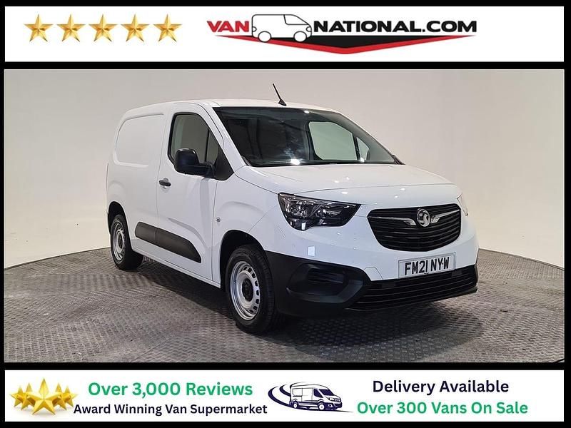 Used Vauxhall Combo Edition 100 HP (73 kW) 2021 White MPV