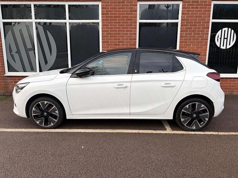 Used Vauxhall Corsa-e Elite 100 kW (136 HP) 2022 White Hatchback