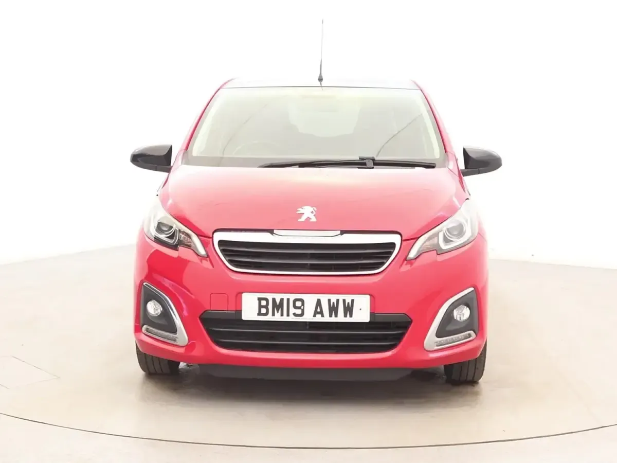 Begagnad Peugeot 108 Allure 2019 Röd Halvkombi