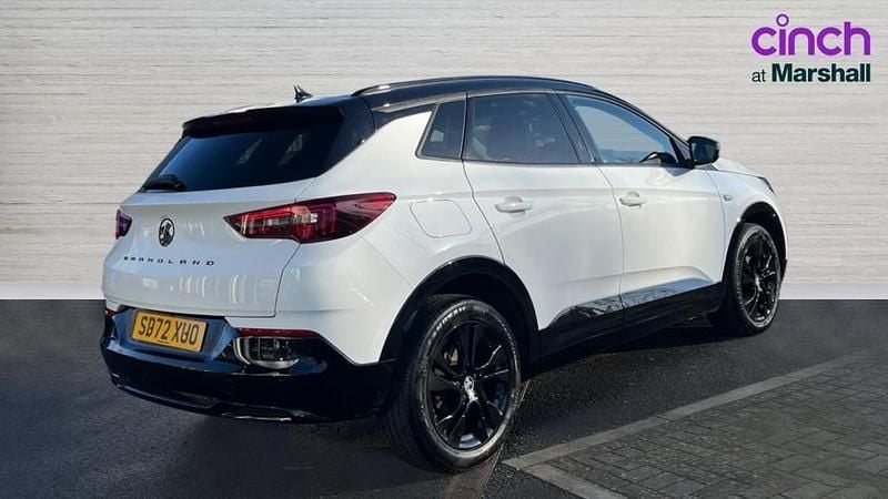 Used Vauxhall Grandland X GS Line 130 HP (95 kW) 2022 White SUV
