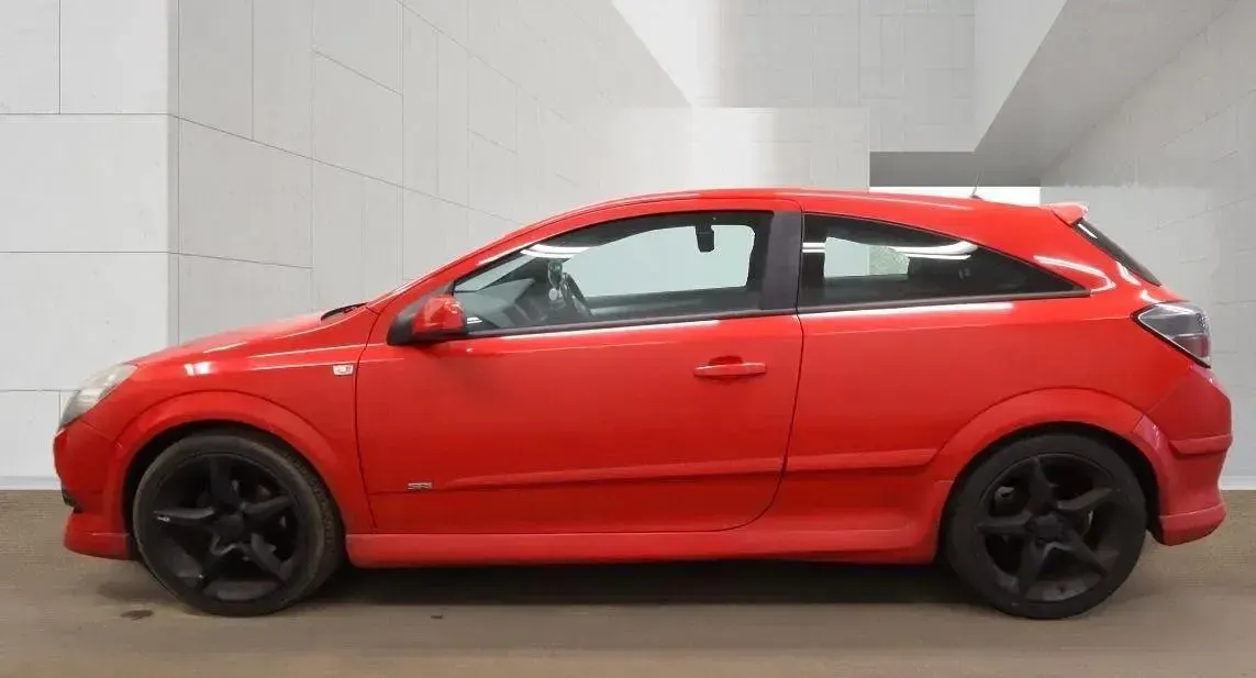 Used Vauxhall Astra SRi 123 HP (90 kW) 2007 Red Hatchback