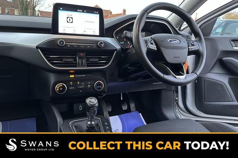 Used Ford Focus Zetec 120 HP (88 kW) 2019 Silver Estate