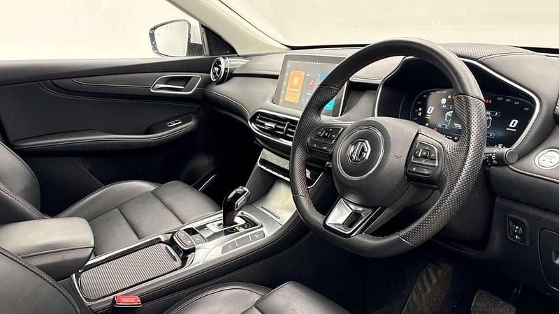 Used MG HS SE 2023 White SUV