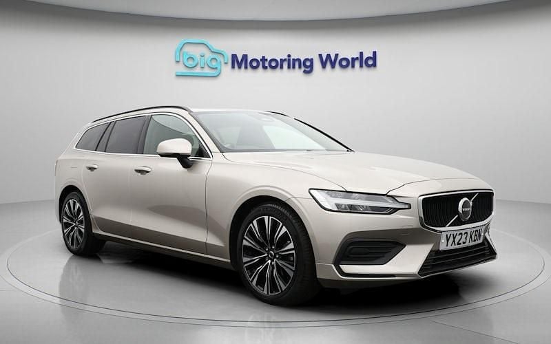 Used Volvo V60 Core 163 HP (119 kW) 2022 Gold Estate
