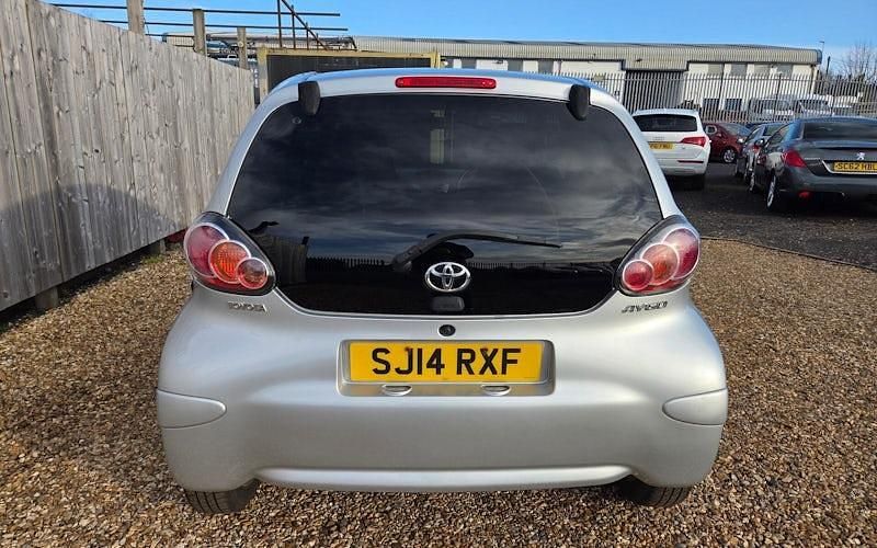 Used Toyota Aygo 68 HP (50 kW) 2014 Silver Hatchback