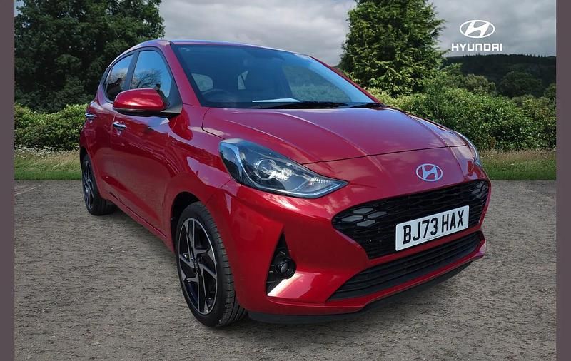 Used Hyundai i10 Premium 65 HP (47 kW) 2023 Red Hatchback