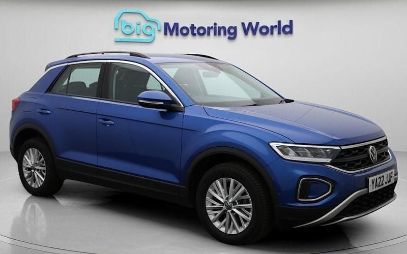 Used 2024 VW T-Roc Life SUV | £15,800 (Good price) - Image 1/4