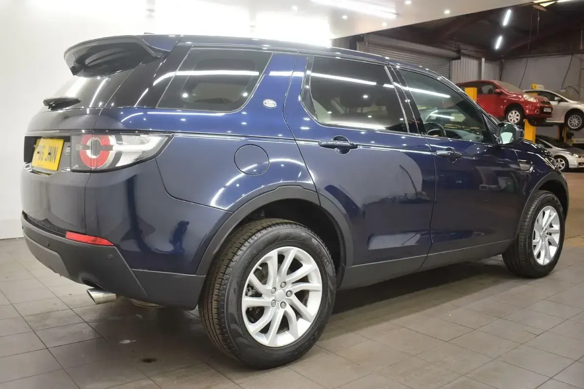 Used Land Rover Discovery Sport SE 180 HP (132 kW) 2016 Blue SUV