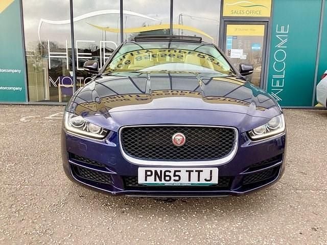 Used Jaguar XE Prestige 200 HP (147 kW) 2015 Blue Sedan