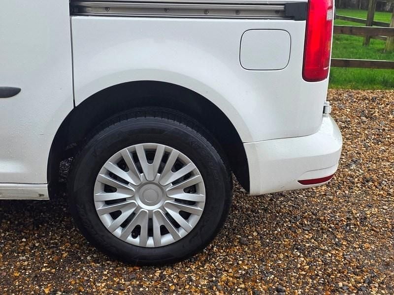 Used VW Caddy Trendline 102 HP (75 kW) 2018 White MPV