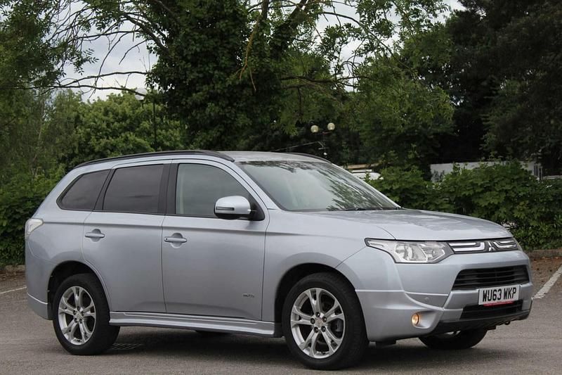 Silver Used 2013 Mitsubishi Outlander SUV | £4,490 (Fair price) - Image 1/4
