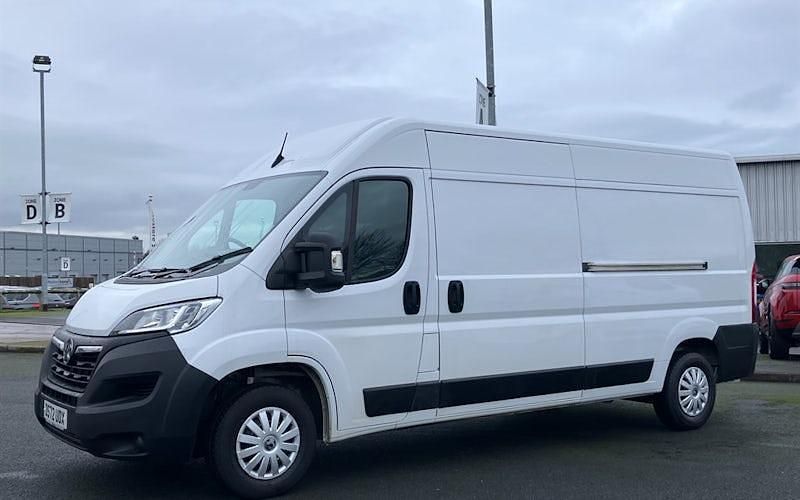 Used Vauxhall Movano 140 HP (102 kW) 2023 White MPV