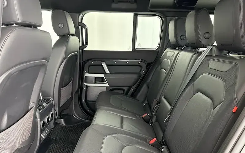 Usado Land Rover Defender SE Dynamic 249 HP (183 kW) 2024 SUV