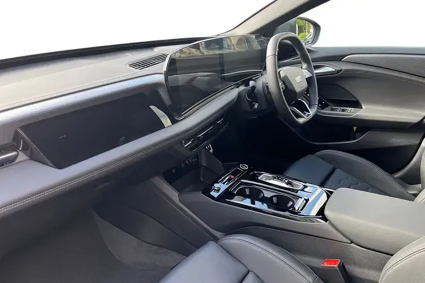 New Audi A6 e-tron S-Line 266 kW (362 HP) 2025 Magnet grey Estate