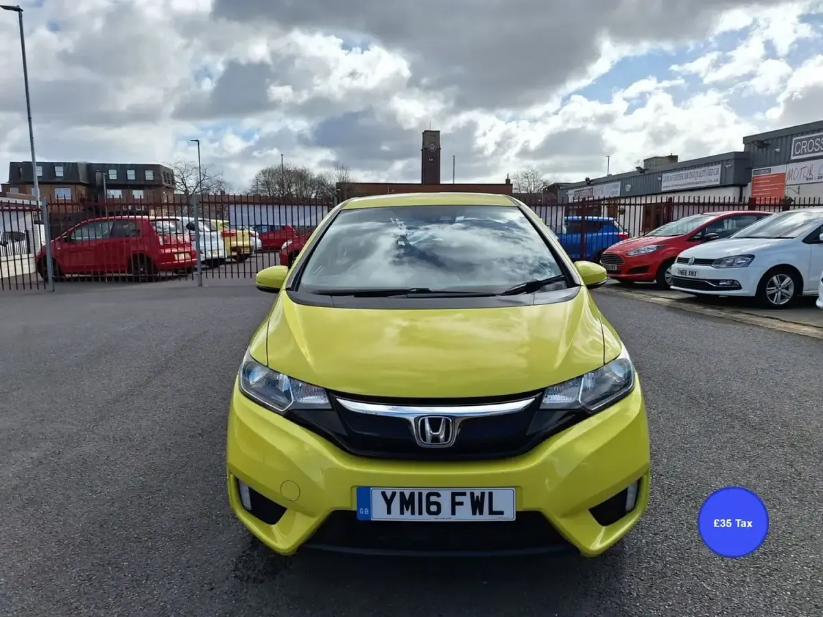 Begagnad Honda Jazz S 102 HK (75 kW) 2016 Gul Halvkombi