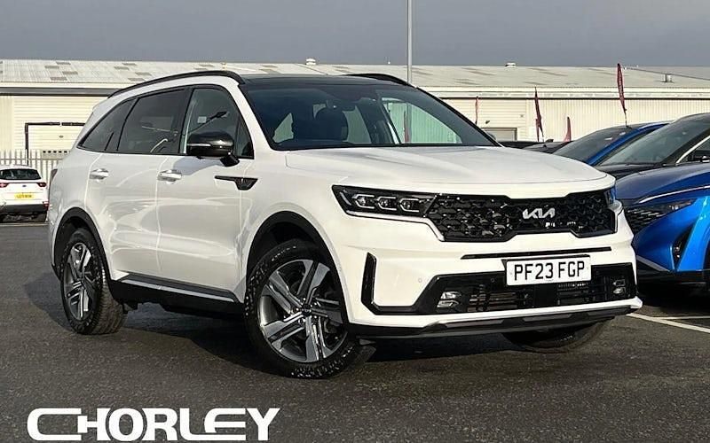 White Used 2023 Kia Sorento SUV | £37,955 (Fair price) - Image 1/4