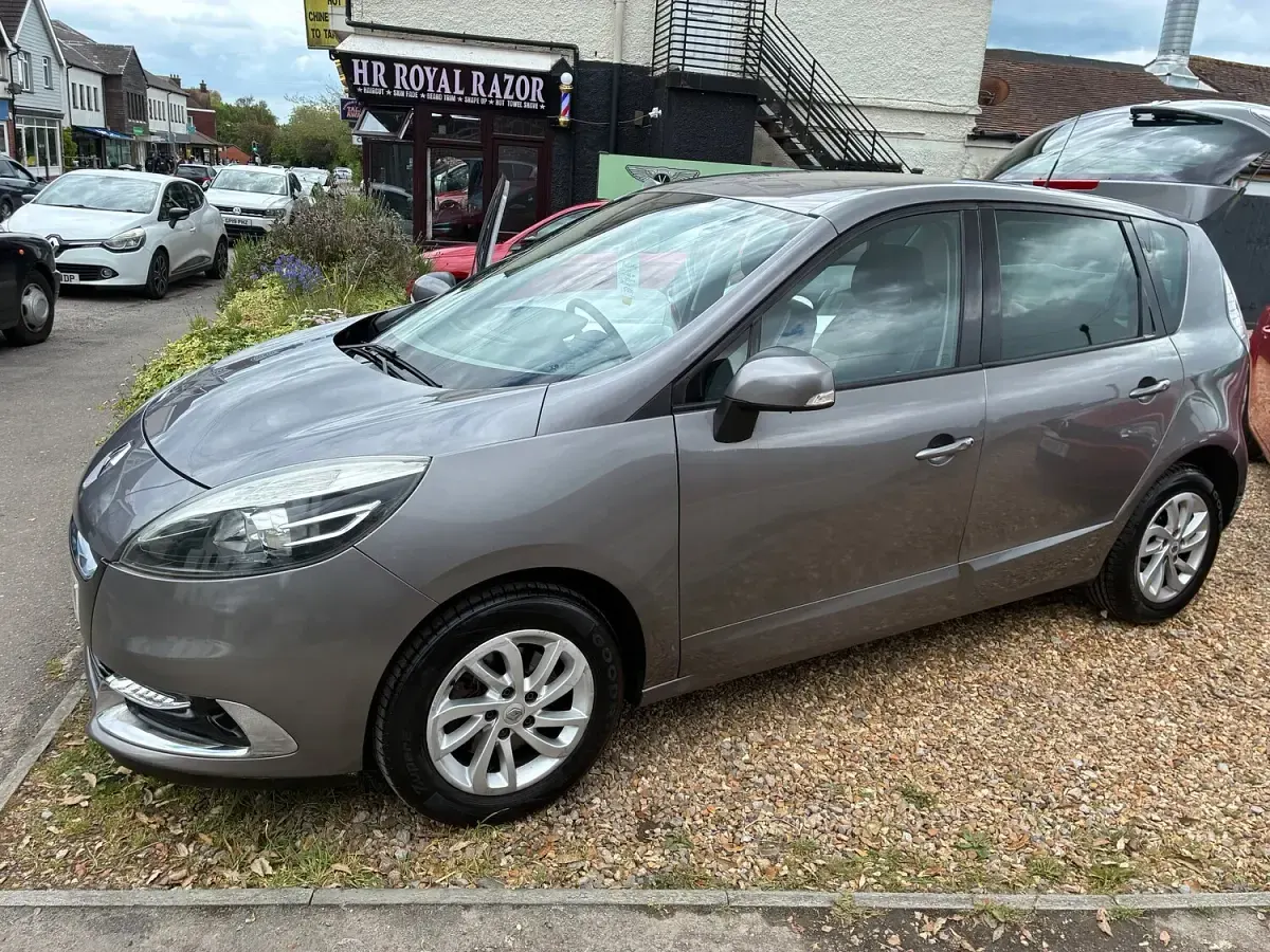 Used Renault Scénic Dynamique 110 HP (80 kW) 2012 Grey MPV