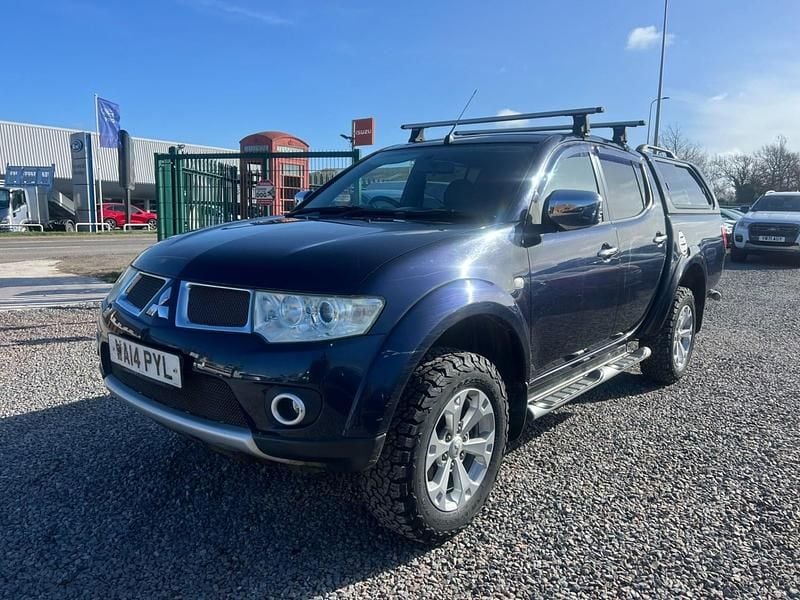 Usado Mitsubishi L200 176 HP (129 kW) 2014 Azul Pickup