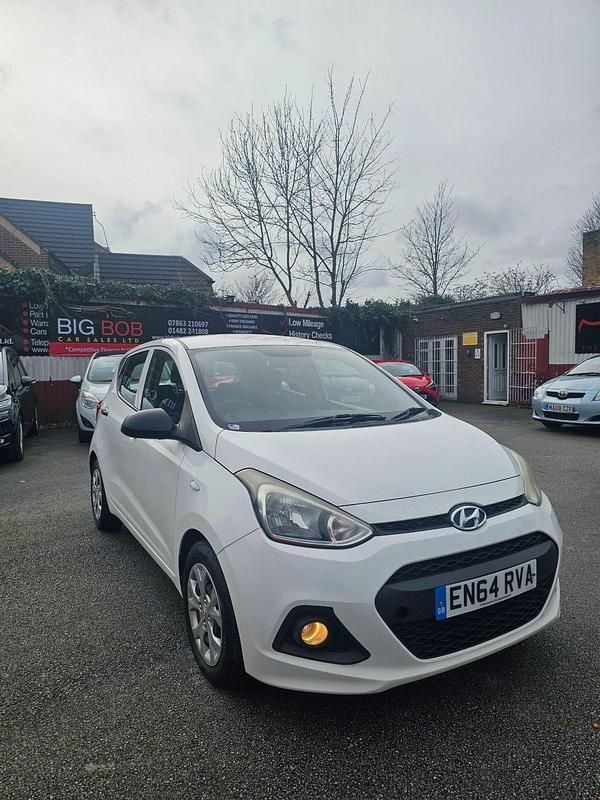 Used Hyundai i10 67 HP (49 kW) 2015 White Hatchback