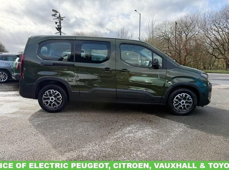 New Peugeot e-Rifter Allure 100 kW (136 HP) 2026 Green MPV