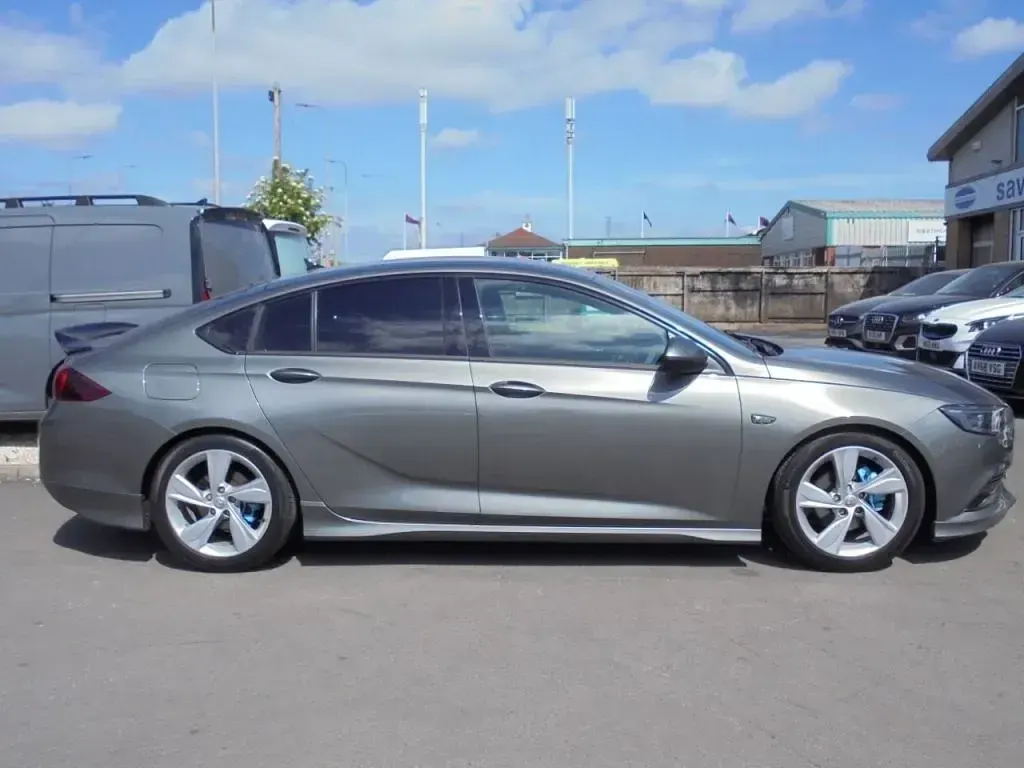 Second-hand Vauxhall Insignia SRi 165 CP (121 kW) 2019 Gri Hatchback
