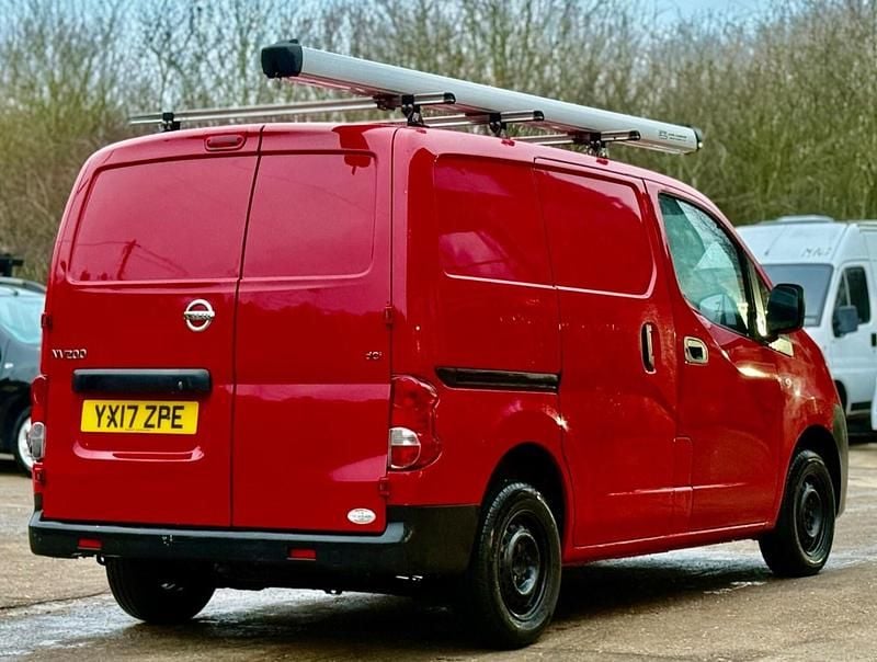 Used Nissan NV200 Acenta 2017 Red MPV
