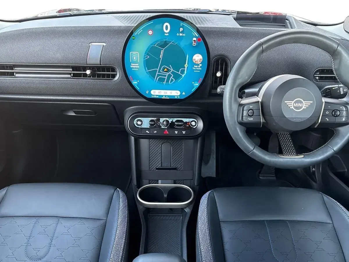 Used Mini Cooper Hatch 154 HP (113 kW) 2024 Black Hatchback