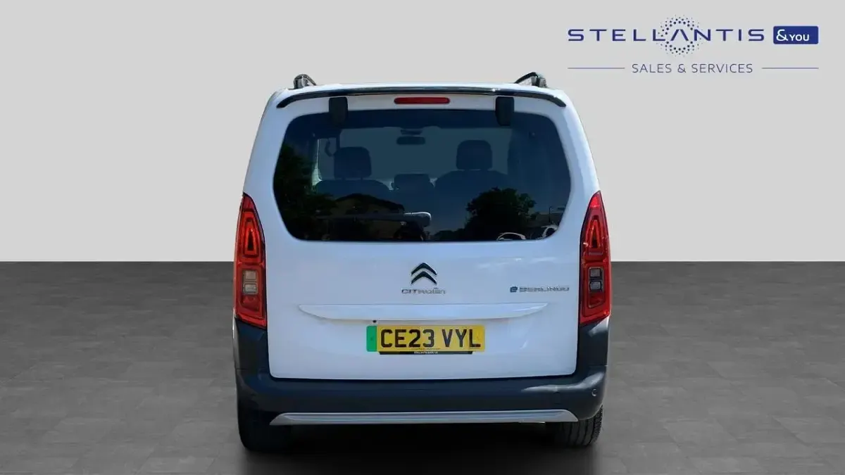 Used Citroën Berlingo XTR 98 kW (134 HP) 2023 White MPV