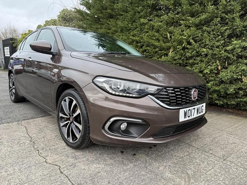 Used Fiat Tipo Lounge 94 HP (69 kW) 2017 Bronze Hatchback
