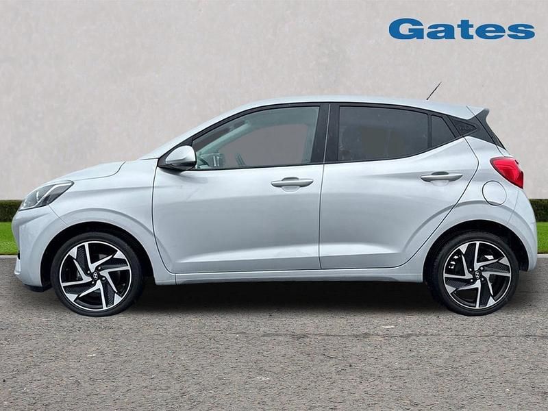 Used Hyundai i10 Premium 84 HP (61 kW) 2022 Silver Hatchback