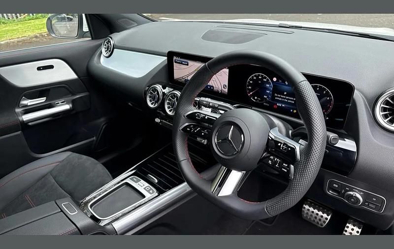 Used Mercedes GLA200 Executive 161 HP (118 kW) 2025 White SUV