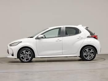 Used Toyota Yaris Hybrid Design 116 HP (85 kW) 2025 White Hatchback