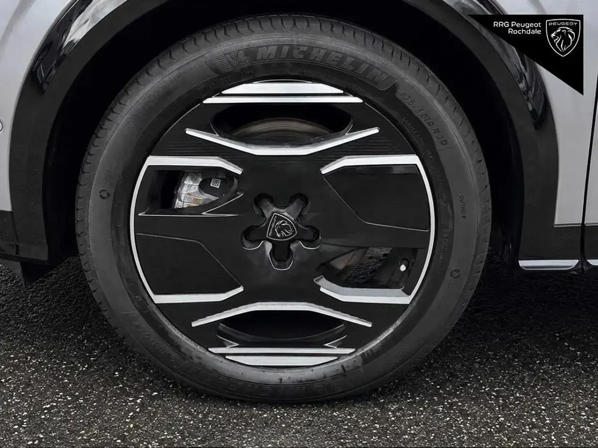 Usado Peugeot 5008 GTi 156 kW (213 HP) 2024 Cinzento SUV