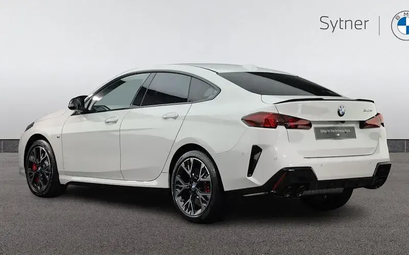 Ny BMW M235 300 HK (220 kW) 2026 Sportkupé