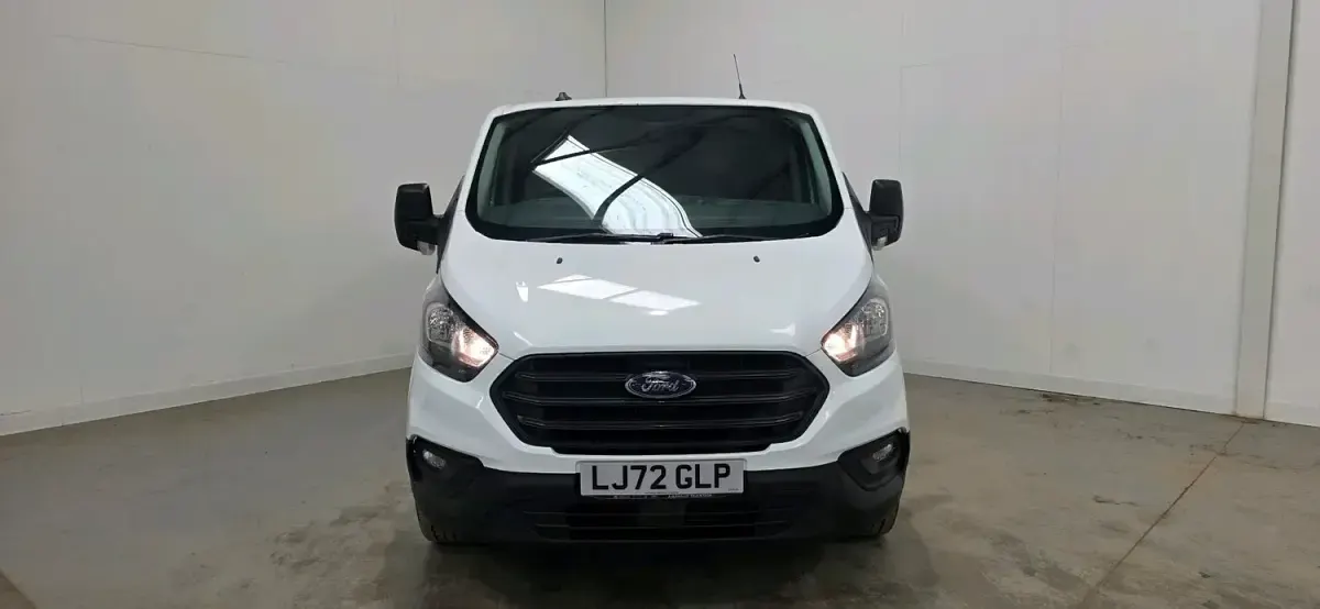 Used Ford Transit Custom 130 HP (95 kW) 2023 White Van