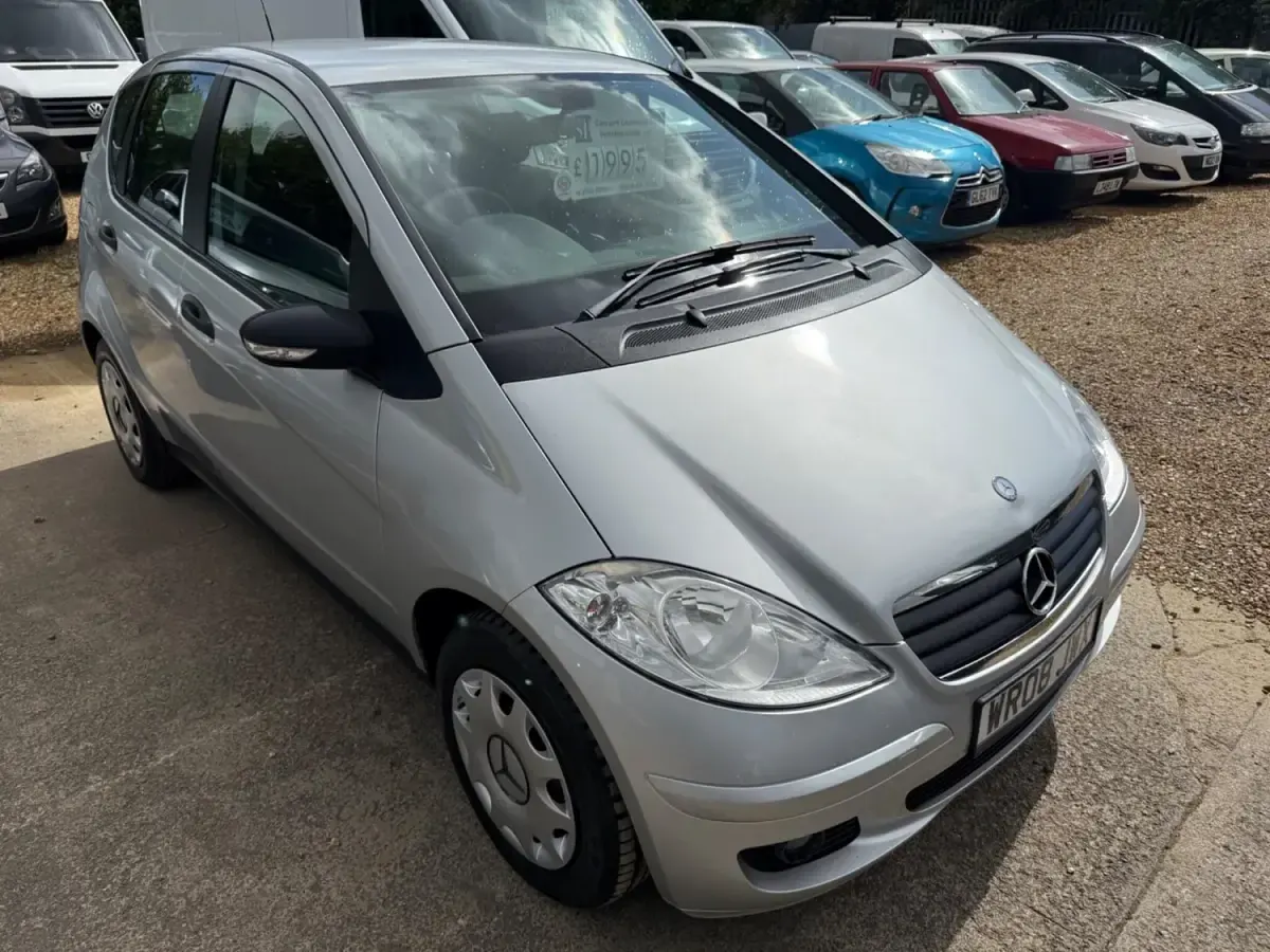 Begagnad Mercedes A150 Classic 95 HK (69 kW) 2008 Silver Halvkombi