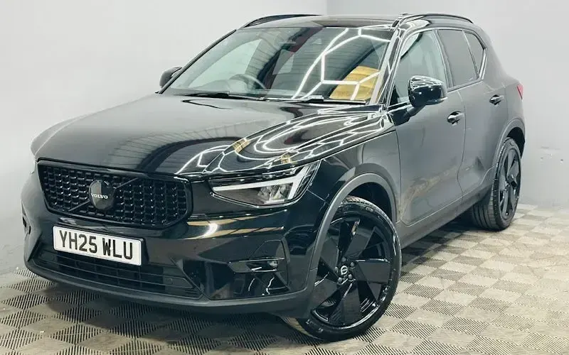 Used Volvo XC40 Plus 197 HP (144 kW) 2025 SUV