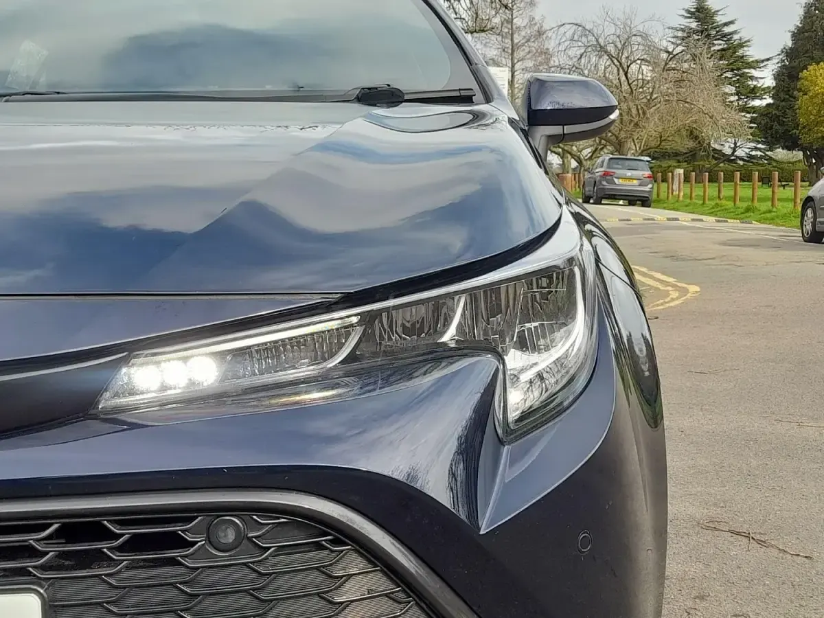 Begagnad Toyota Corolla 2023 Blå Kombi