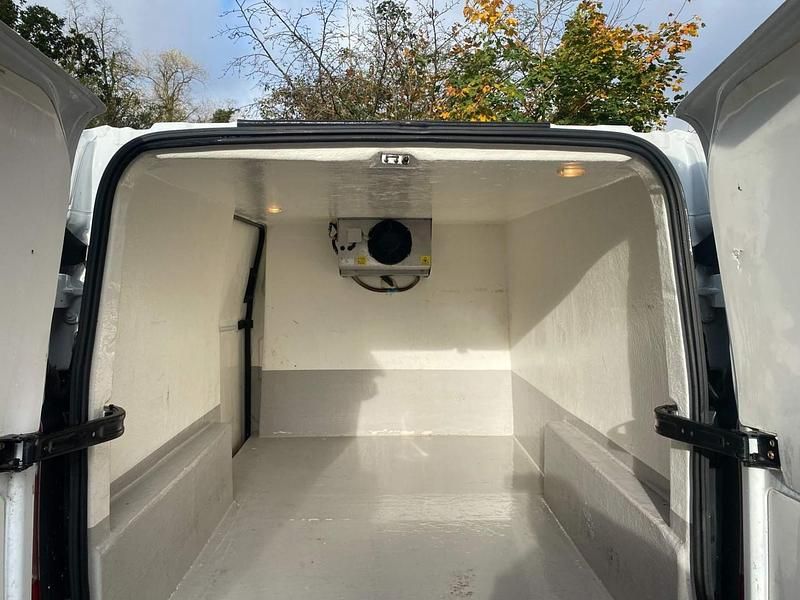 Used Ford Transit Custom Limited 130 HP (95 kW) 2017 White Van