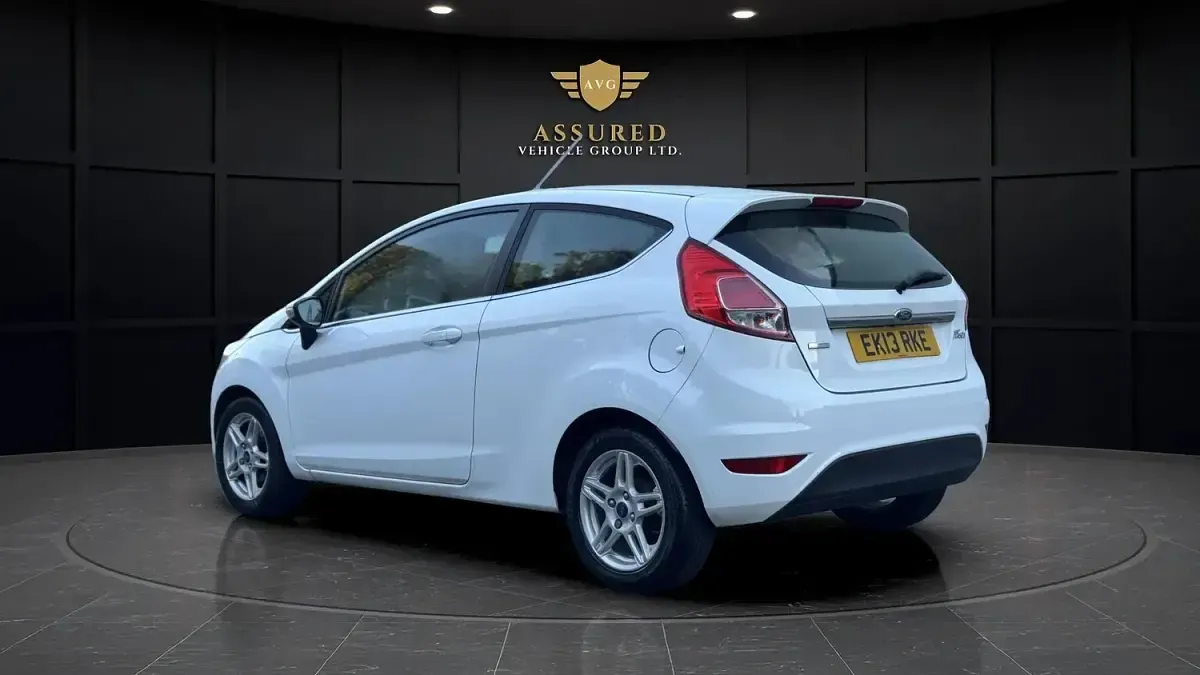Used Ford Fiesta Zetec 2013 White Hatchback