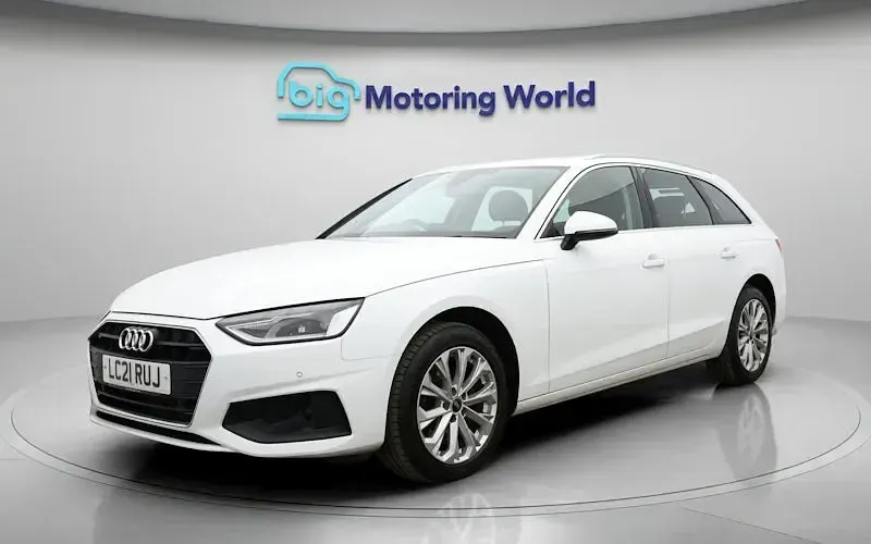 Used Audi A4 150 HP (110 kW) 2021 White Estate