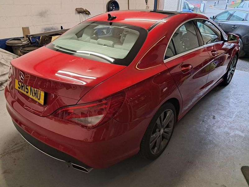 Used Mercedes CLA180 122 HP (89 kW) 2015 Red Sedan