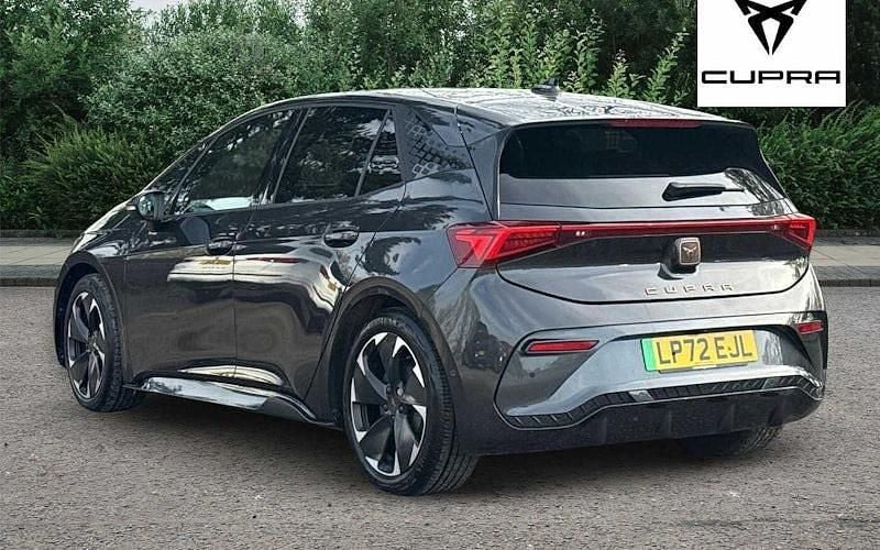 Begagnad Cupra Born e-Boost 169 kW (230 HK) 2023 Grå Halvkombi