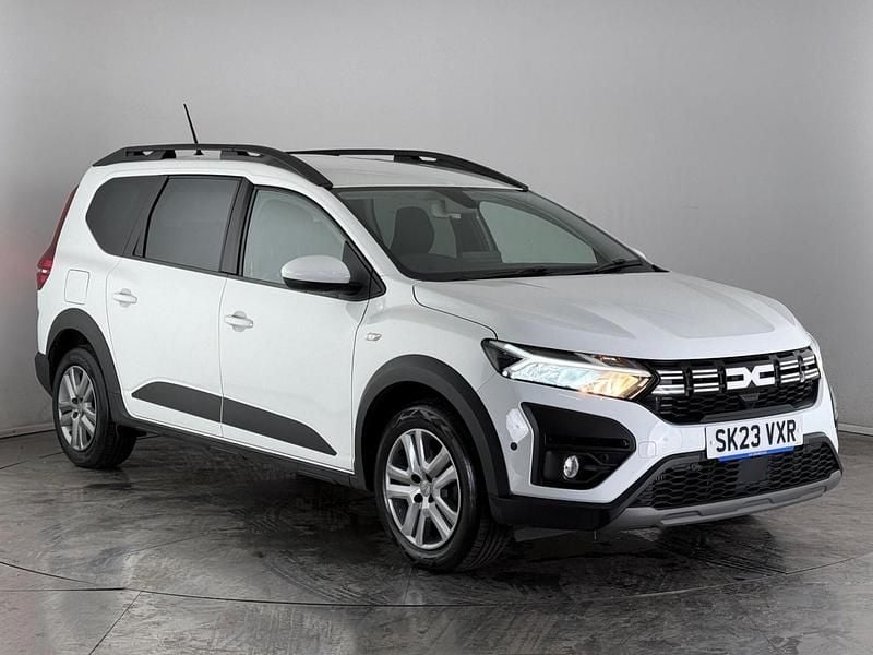 White Used 2023 Dacia Jogger Expression MPV | £12,900 (Fair price) - Image 1/3
