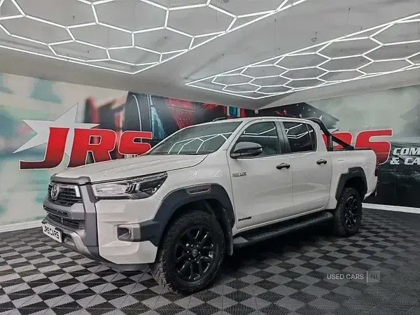 Gebraucht Toyota HiLux 204 PS (150 kW) 2021 Weiß Pickup