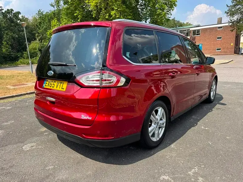 Used Ford Galaxy Titanium 180 HP (132 kW) 2015 Red MPV