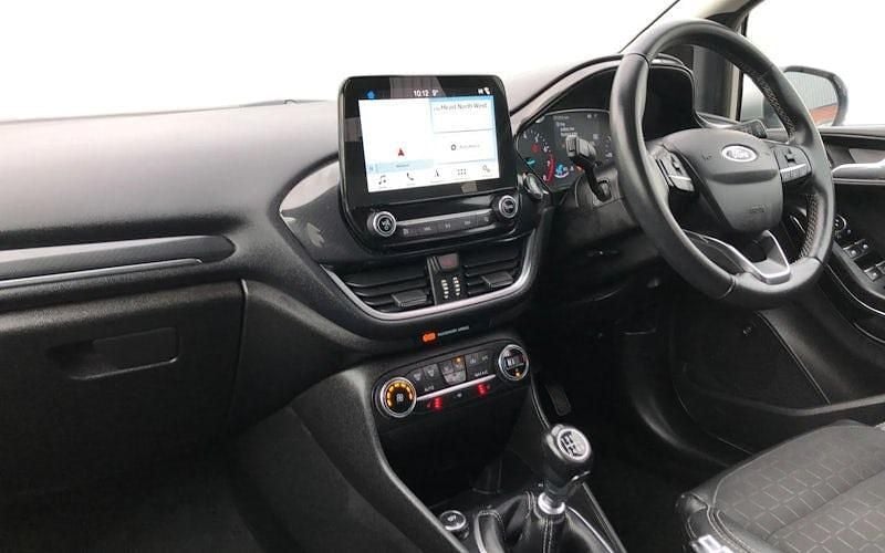 Używany Ford Fiesta Active X 140 KM (102 kW) 2019 Srebrny Hatchback
