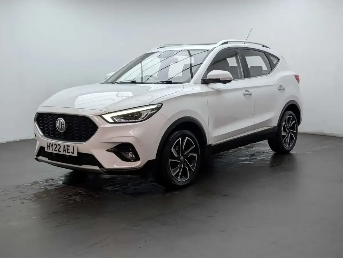 Używany MG ZS Exclusive 111 KM (81 kW) 2022 Biały SUV